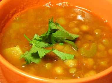 Tangy lentil and chickpea soup