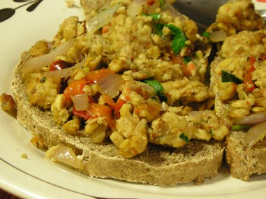 Tempeh and roasted red bell pepper on toast